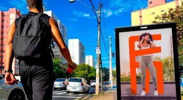 Eletromidia adquire MOOHB por R$ 40 milhões
