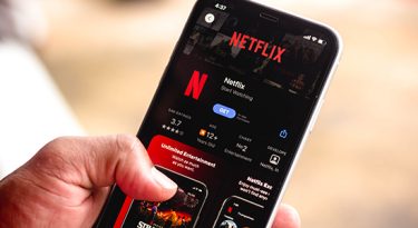 Qual é a visão das agências sobre as novas estratégias da Netflix?