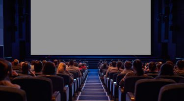 Os desafios e estratégias da volta para as salas de cinema