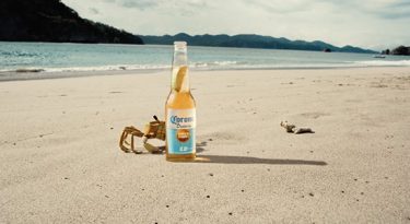 A ideia e o conceito por trás da cerveja Corona com vitamina D