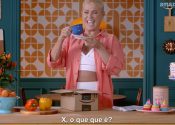 Xuxa canta nova versão do Abecedário para a Amazon