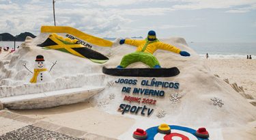 Globo vai à praia para convidar público a ver os Jogos de Inverno