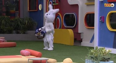 Coelho da Lacta lidera buzz no terceiro mês do BBB 22
