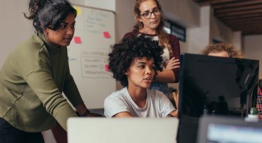 Vozes femininas indicam caminhos para espaços mais equânimes 