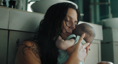 Baby Dove desmistifica os desafios do pós-parto em nova campanha