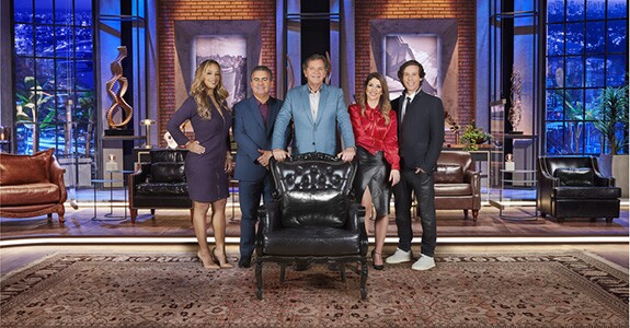 Shark Tank Brasil chega à TV aberta com três