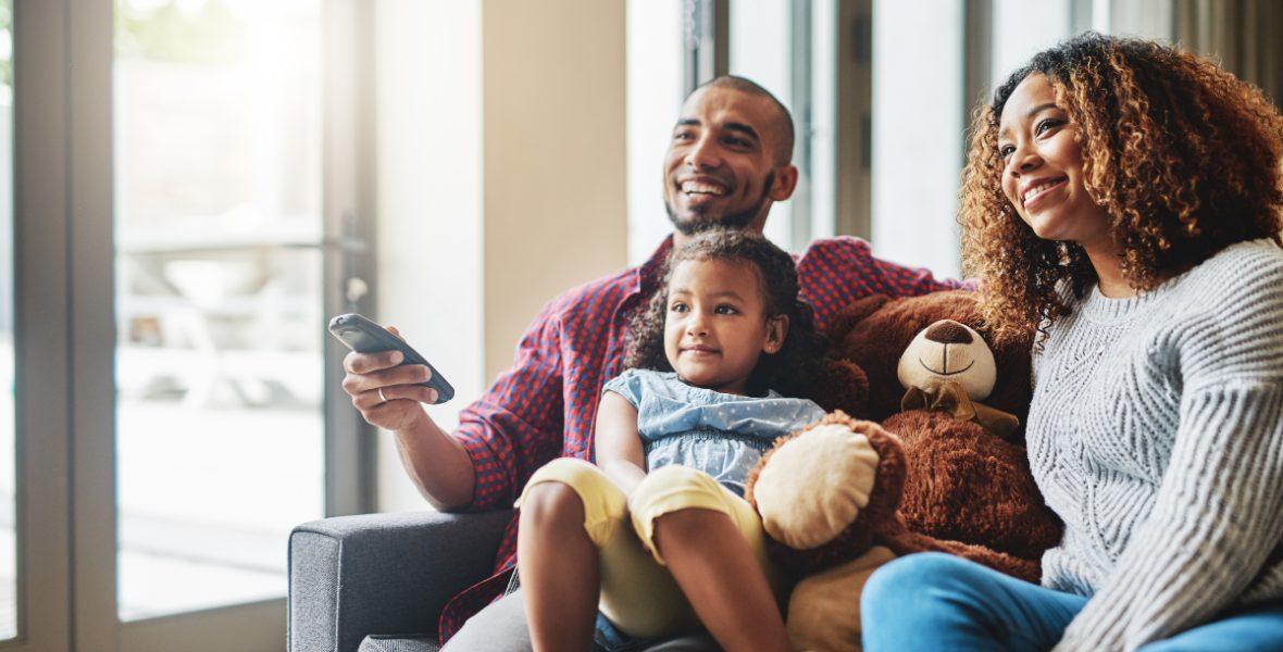 Segundo a eMarketer, a venda de TVs conectadas cresceu 10%, entre o primeiro semestre de 2020 e de 2021