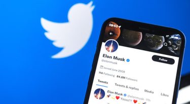 Elon Musk diz que compra do Twitter está suspensa temporariamente