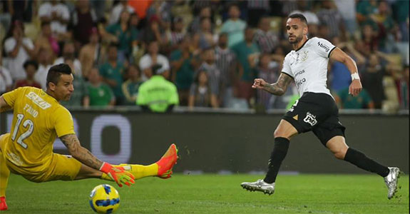 Jogo entre Corinthians e Fluminense, na primeira partida da semifinal da Copa do Brasil 2022