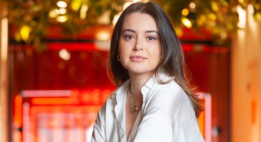 Izabela Anholett: “As pessoas aceitam ads, desde que faça sentido”