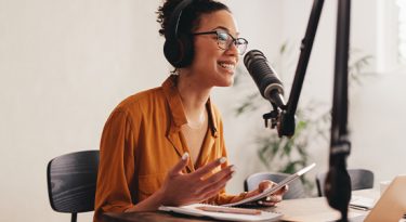Os podcasts mais ouvidos de 2022, segundo o Spotify
