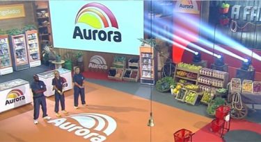 Aurora se manifesta sobre situações do reality A Fazenda