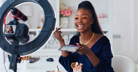 A valorização de influenciadores negros