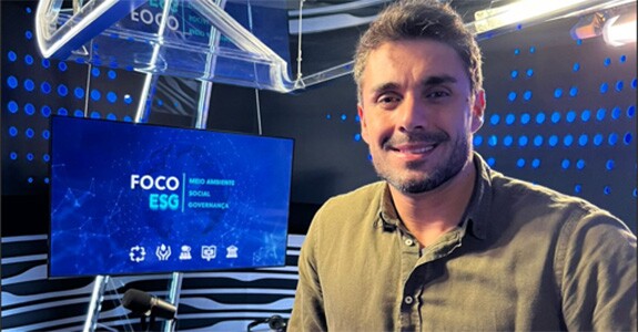 Pablo Valler, jornalista do SBT, apresenta o videocast