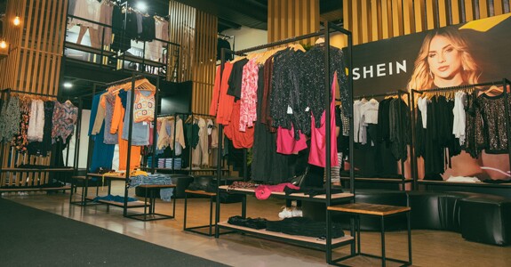 pop-up store Shein