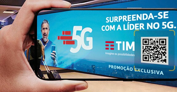Formato phygital touch transforma telas publicitárias em uma janela de interação físico-digital