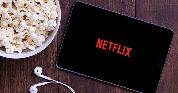 Netflix anuncia oficialmente seu plano com anúncios; saiba como