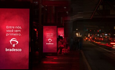 Tecnologia e dados guiam expansão do OOH