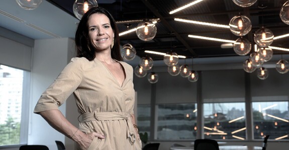 Claudia Furini, diretora de marketing e ESG do Banco BV: compensação de CO2 é a “cereja” em financiamento de veículos