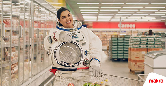 Fabiana Carla em campanha da Bold para Makro.