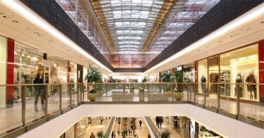 Shoppings investem em estrutura interna de mídia