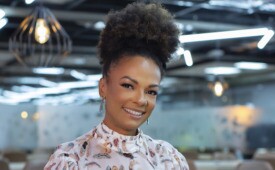 Adriana Alves: “Felicidade é barata, depressão é cara”