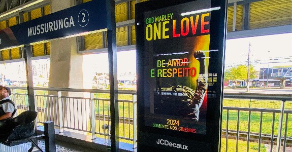 OOH_JCDecaux_Paramount_Bob Marley_Divulgação