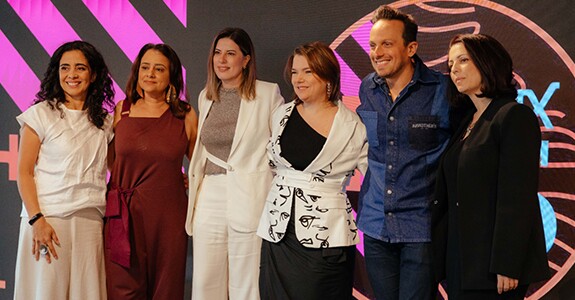 Cris Pereira (Batux), Danielle Sardenberg (Santander), Patrícia Pessoa (Whirlpool), Chris Bradley (Batux), Rodrigo Visentini (Unilever) e Jane Fernandes (Batux)