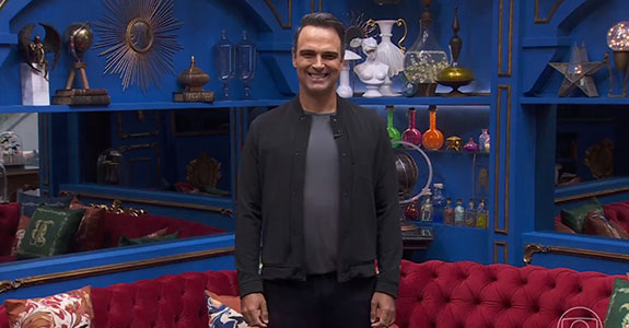 Tadeu Schmidt apresenta a casa no Big Day, aquecimento para o BBB (Crédito: Reprodução)