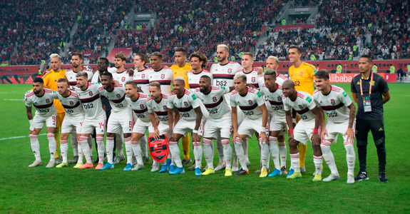 Kwai estará na manga dos uniformes do time masculino do Flamengo (Crédito: Alexandre Vidal)