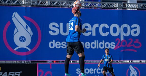 Quase metade da audiência da marca Desimpedidos, criada para produzir conteúdo sobre futebol no digital, vem de TVs Conectadas