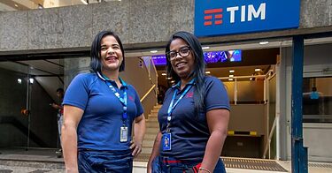 TIM transforma lojas em pontos de conexão para mulheres em risco