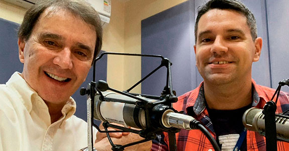 Fred Sabino e Reginaldo Leme estrelam a primeira edição do Cola no Grid, da Band 