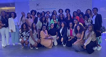 Programa capacita mulheres negras para o mercado corporativo