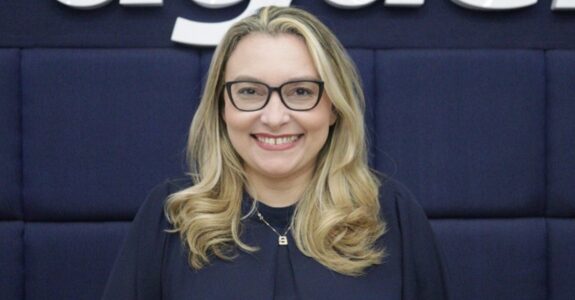 Socorro Simões assume como diretora da hub de Saúde da Pague Menos e Extrafarma (Crédito: Divulgação)