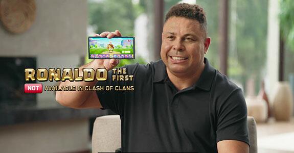 Ao lado de Ronaldinho e Kun Aguero, Ronaldo Fenômeno estrela campanha de Clash of Clans (Crédito: Reprodução)