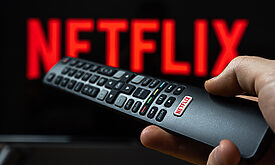 Netflix anuncia novos parceiros e plataforma para plano com anúncios