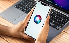 Siri (Crédito: Adobe Stock)