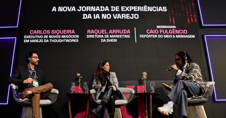 No painel moderado pelo repórter do Meio e Mensagem, Caio Fulgêncio, Raquel Arruda e Caio Siqueira debatem sobre os impactos da inteligência artificial do varejo (Crédito: Eduardo Lopes/ Imagem Paulista)