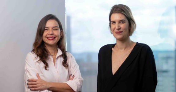 Gleyce Mello é head de trade marketing e Aline Balarini é gerente de comunicação do Grupo Naos