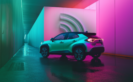 car photo with Adlook mark 1150x600px