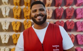 Paulo Vieira protagoniza comunicação de Havaianas (Crédito: Divulgação)