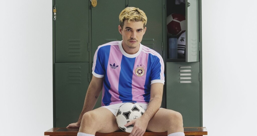 Jão e Adidas Originals lançam camisa “Meninos e Meninas F.C.”