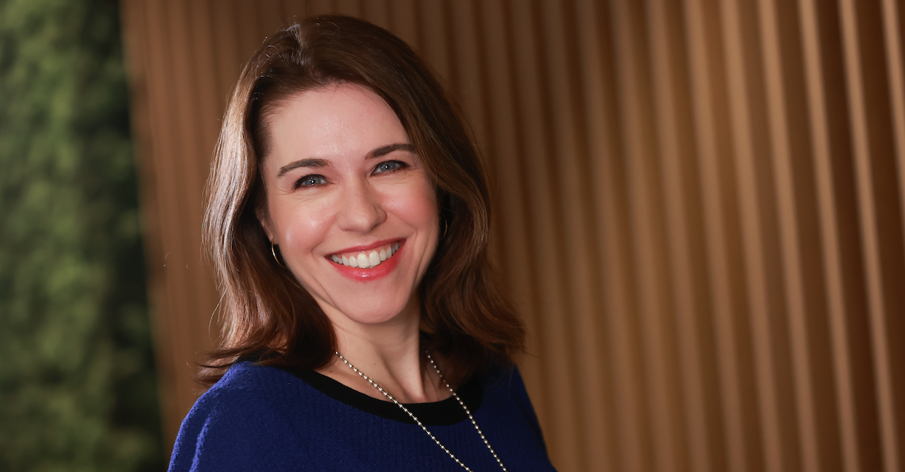 Em meio a cortes globais, Claudia Neufeld deixa cargo de CMO da Disney