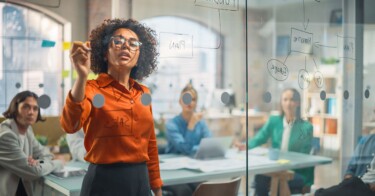 75% das lideranças femininas já viram ideias de mulheres serem descartadas no Brasil