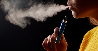 Senacon notifica plataformas por promoção de cigarros eletrônicos