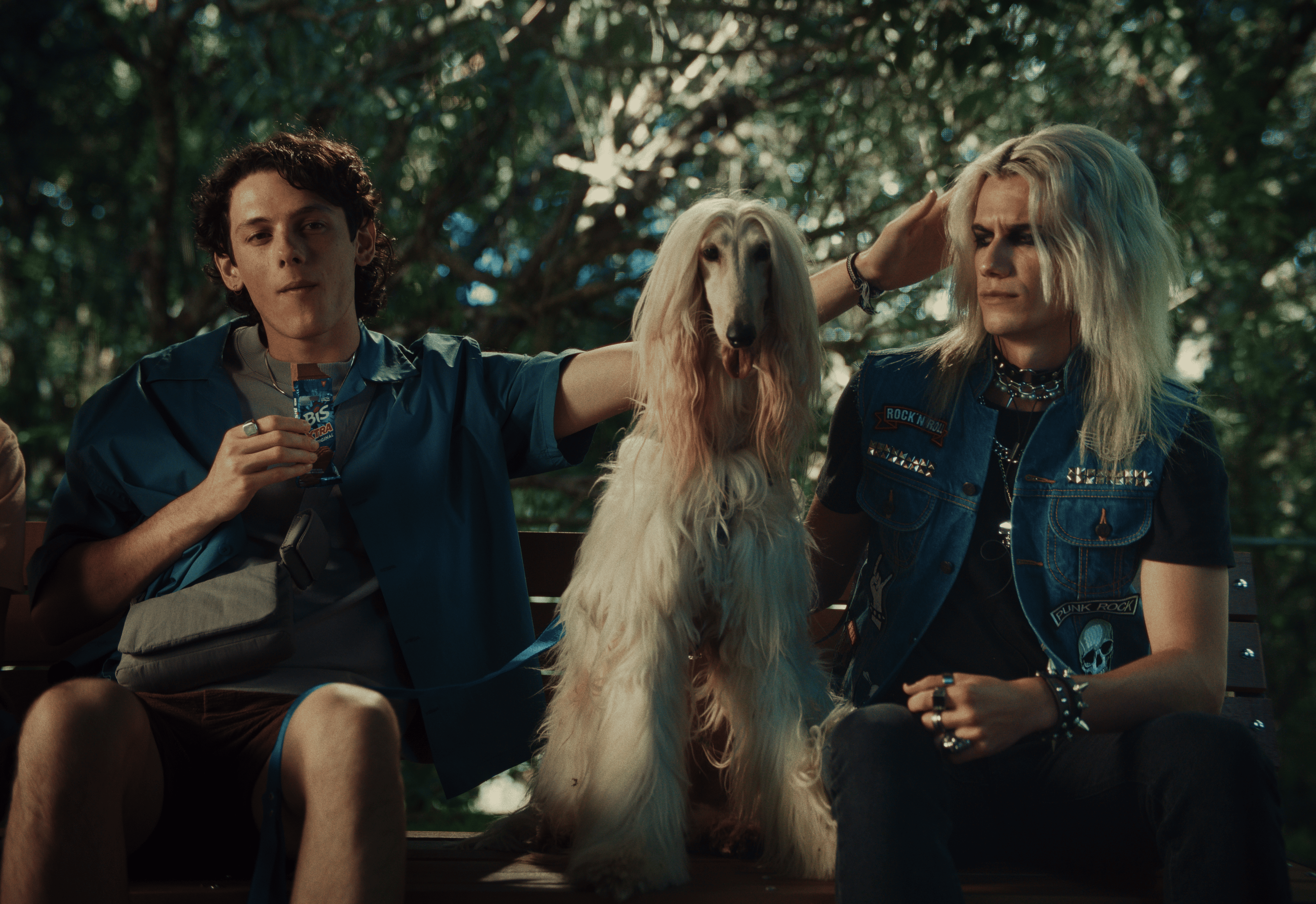 BIS apresenta nova campanha reforçando irreverência e humor da marca 