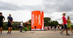 Coca-Cola leva lata interativa gigante ao Parque Villa-Lobos