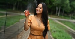 Para destacar a Amazônia, Natura nomeia Isabelle Nogueira como embaixadora