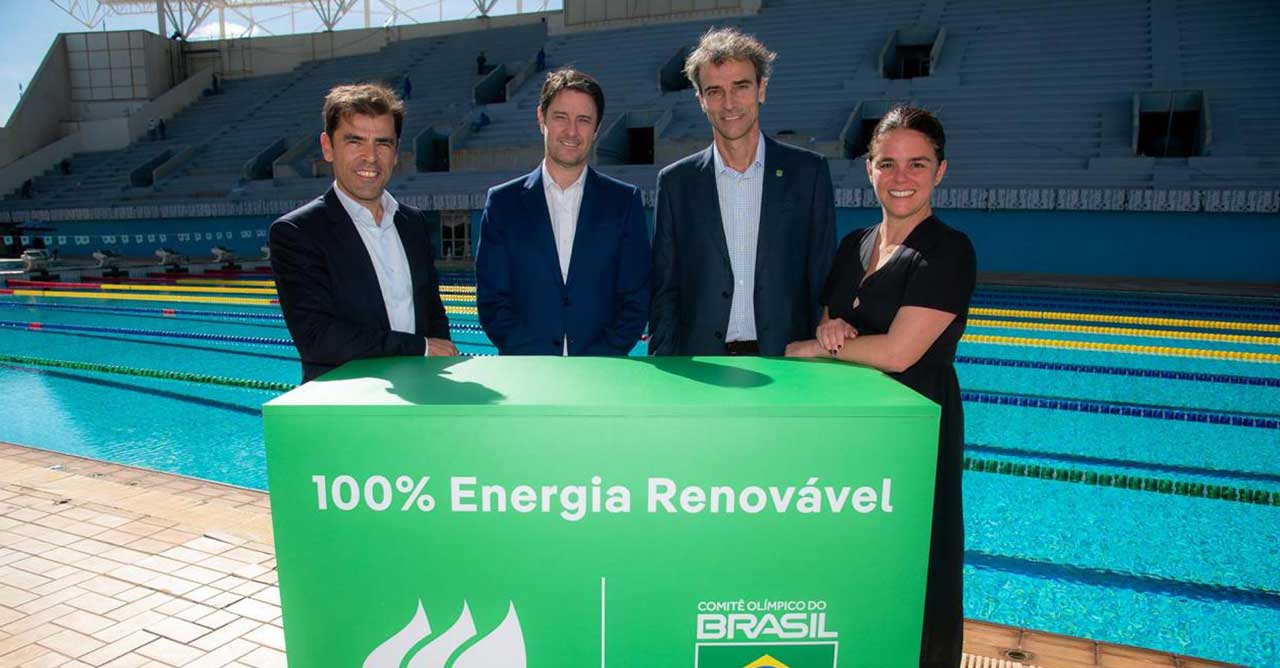 Lorenzo Perales, Diretor de Marketing da Neoenergia; Eduardo Capelastegui, CEO da Neoenergia; Emanuel Rego, Diretor-Geral do COB; Manoela Penna, Diretora de Comunicação e Marketing do COB (Crédito: Fernando Alvim/ Divulgação Neoenergia)